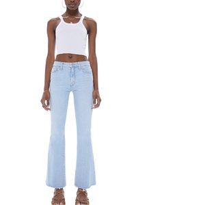 NWT. Mother • The Weekender Fray Jeans. Size 34
